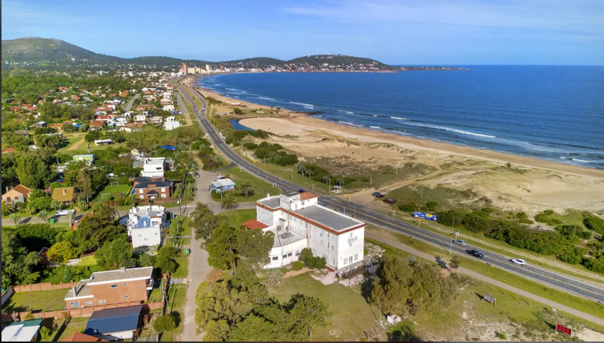 For Sale Beautiful Hotel facing Piriápolis Beach                  U$D 1.500.000 Ref. # 2203